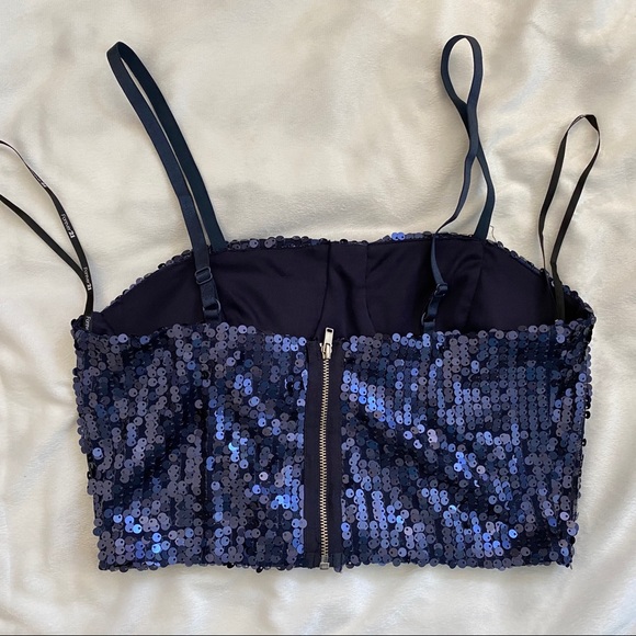 3/$25.00 🛍 
Forever 21 Sequenced Cropped Top - Picture 2 of 7